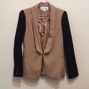 Forever 21 tan and black blazer